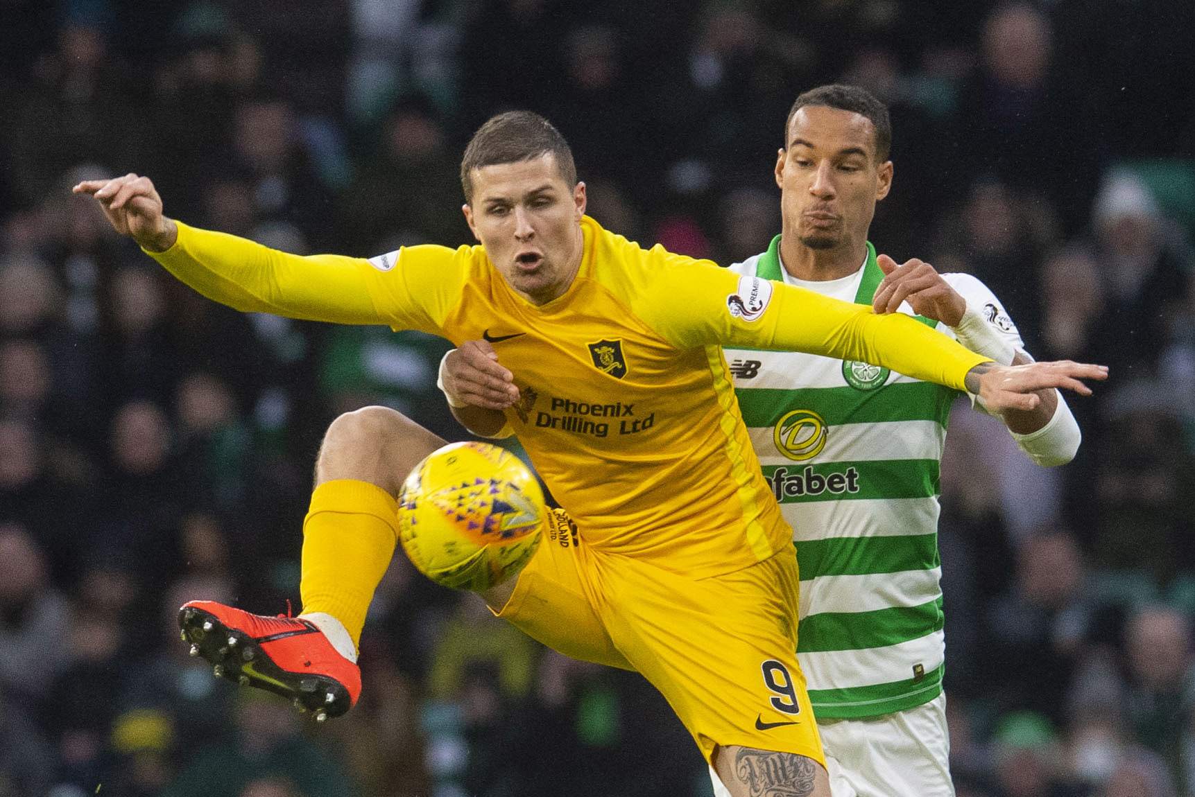 Lyndon Dykes enjoying battles with ‘timid’ Celtic star Christopher Jullien