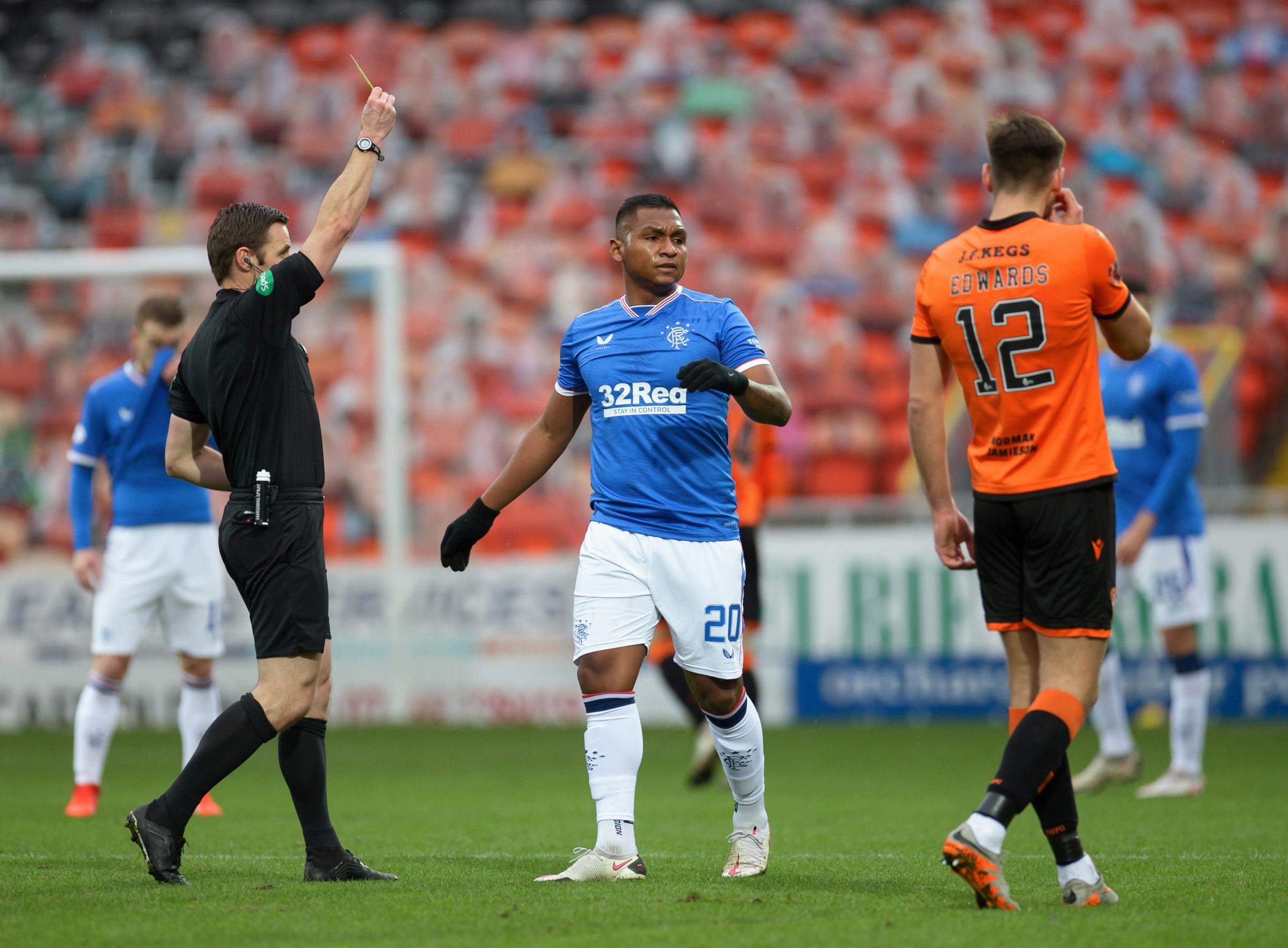 Steven Gerrard defends Alfredo Morelos challenge but admits confidence dip  for Rangers striker | Glasgow Times