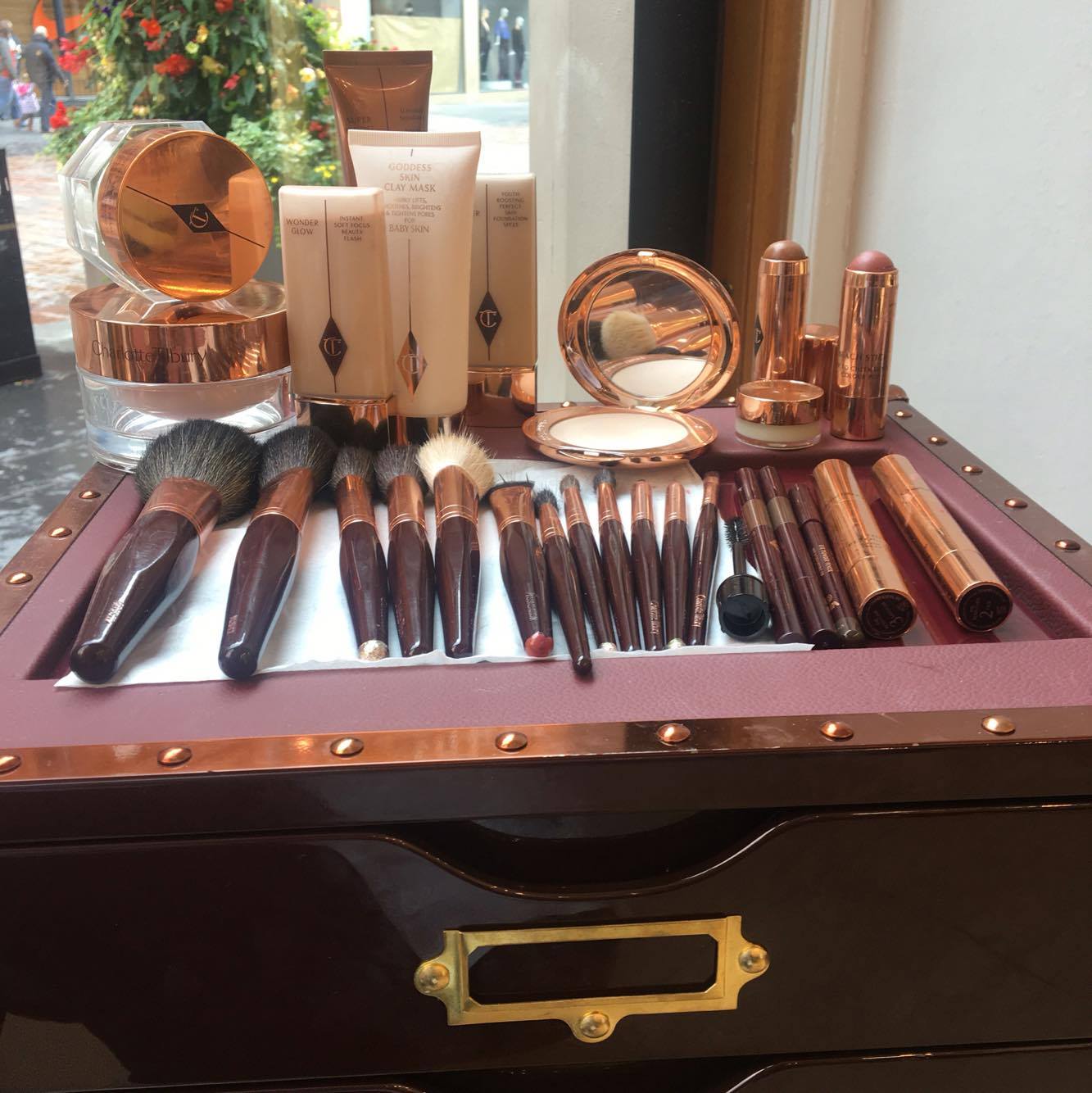 charlotte tilbury glasgow airport